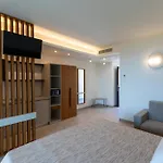 Luzia Agriresort - Piscina Panoramica E Vista Mare A אתר נופש