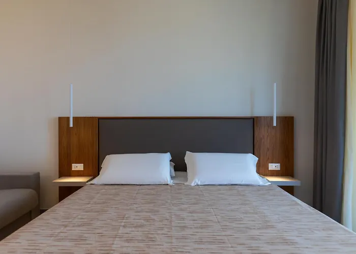 Luzia Agriresort - Piscina Panoramica E Vista Mare A 4* 梵蒂冈角