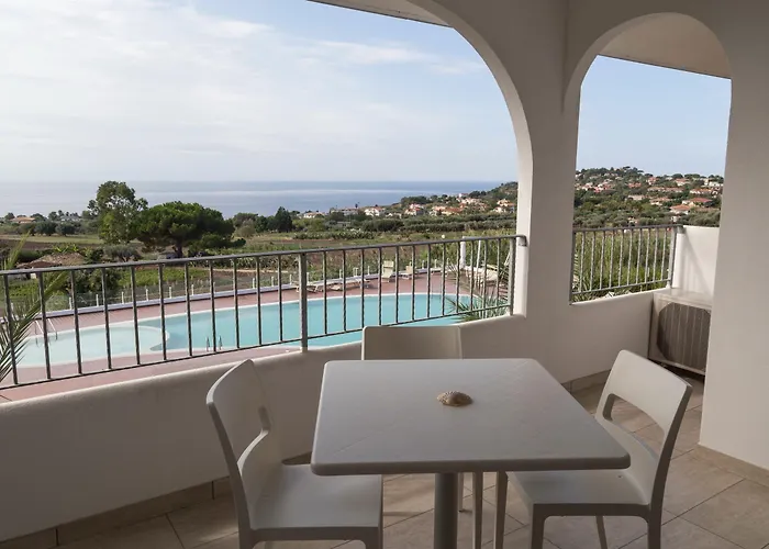 度假村 Luzia Agriresort - Piscina Panoramica E Vista Mare A 4*