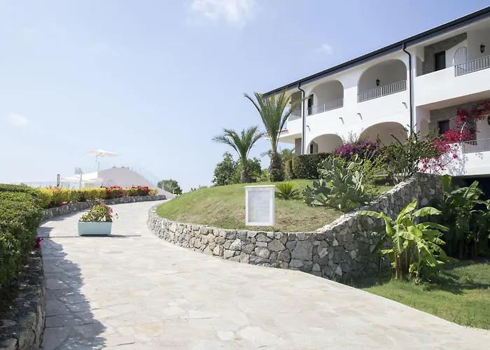 Luzia Agriresort - Piscina Panoramica E Vista Mare A 度假村 梵蒂冈角