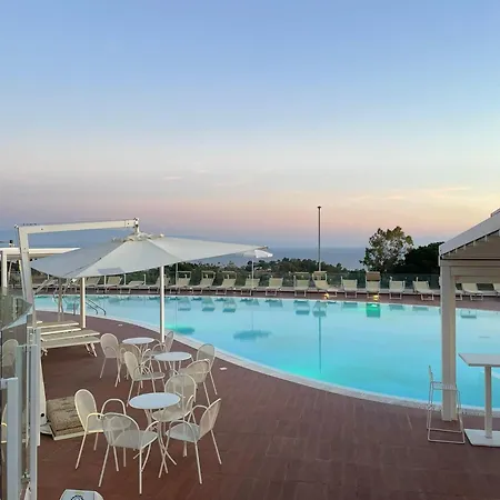 Luzia Agriresort - Piscina Panoramica E Vista Mare A