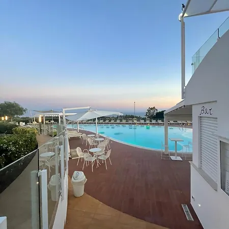 Resort Luzia Agriresort - Piscina Idromassaggio Con Vista Mare Aperta Fino Alle 23-00