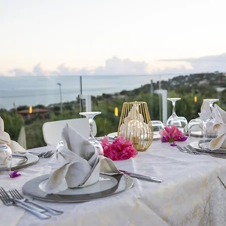 Luzia Agriresort - Piscina Idromassaggio Con Vista Mare Aperta Fino Alle 23-00