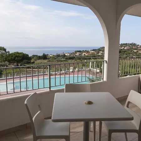 Luzia Agriresort - Piscina Panoramica E Vista Mare A 4*