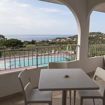 Resort Luzia Agriresort - Piscina Idromassaggio Con Vista Mare Aperta Fino Alle 23-00 4*