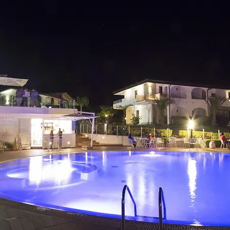 Luzia Agriresort - Piscina Panoramica E Vista Mare A 4*