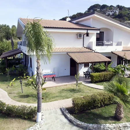 Luzia Agriresort - Piscina Panoramica E Vista Mare A Feriested Capo Vaticano