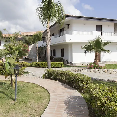 Resort Luzia Agriresort - Piscina Idromassaggio Con Vista Mare Aperta Fino Alle 23-00