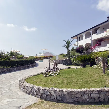 Feriested Luzia Agriresort - Piscina Panoramica E Vista Mare A Capo Vaticano
