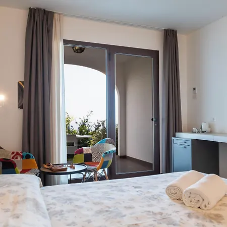 Luzia Agriresort - Piscina Panoramica E Vista Mare A 4*