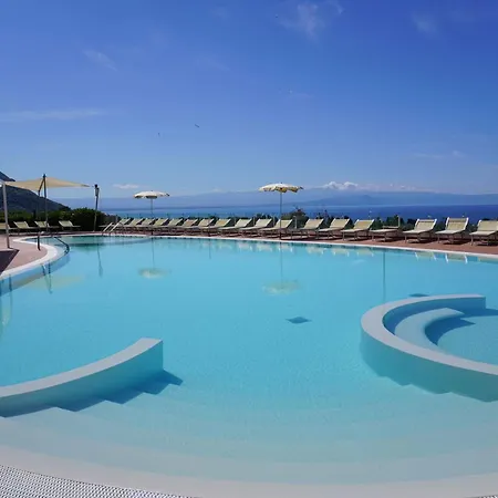 Luzia Agriresort - Piscina Panoramica E Vista Mare A 4*
