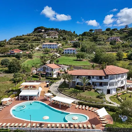 Luzia Agriresort - Piscina Panoramica E Vista Mare A