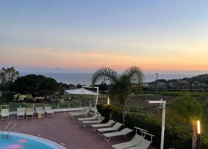 Luzia Agriresort - Piscina Panoramica E Vista Mare A リゾート