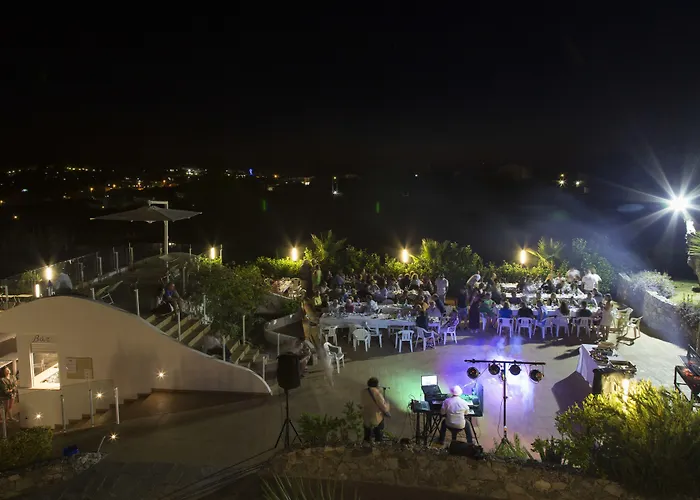 Luzia Agriresort - Piscina Panoramica E Vista Mare A 4*
