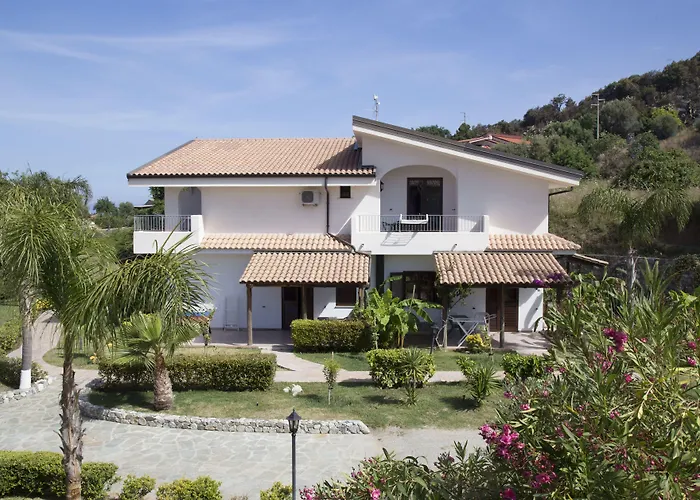 Resort Luzia Agriresort - Piscina Panoramica E Vista Mare A Capo Vaticano