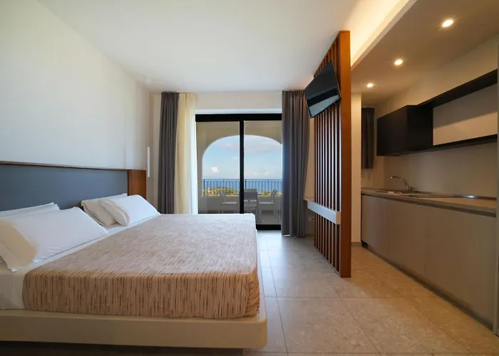 Luzia Agriresort - Piscina Panoramica E Vista Mare A Capo Vaticano Resort